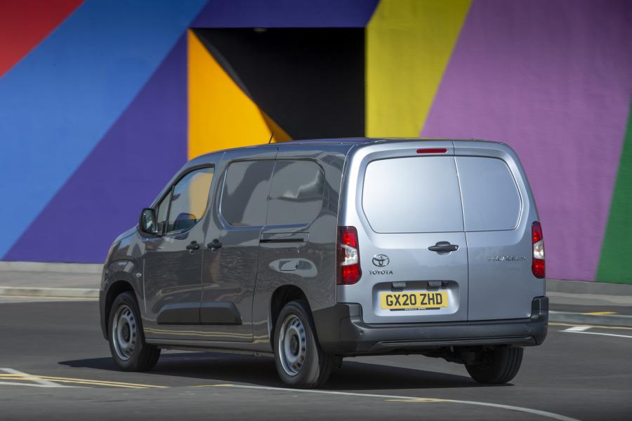  Toyota ProAce City Van LWB 2020 года  (UK) (фото 16 из 22)